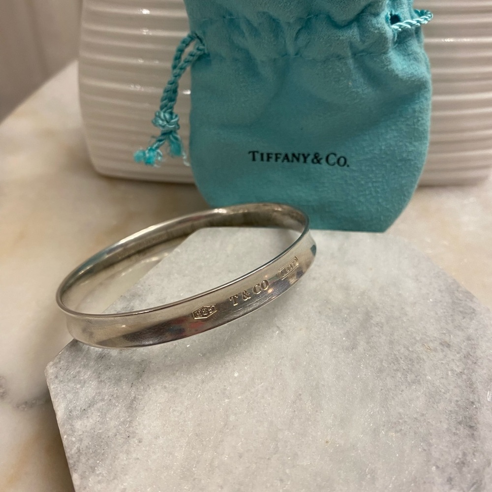 Tiffany & Co - Authentic Bangle Bracelet
